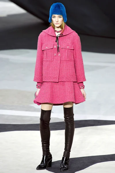 Look 28
